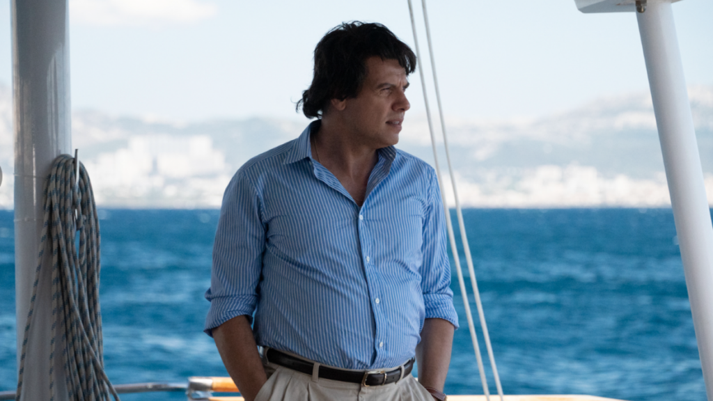 Les premières images de la série sur Bernard Tapie dévoilées