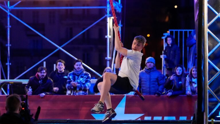 Ninja Warrior : un duel improbable fait réagir les internautes