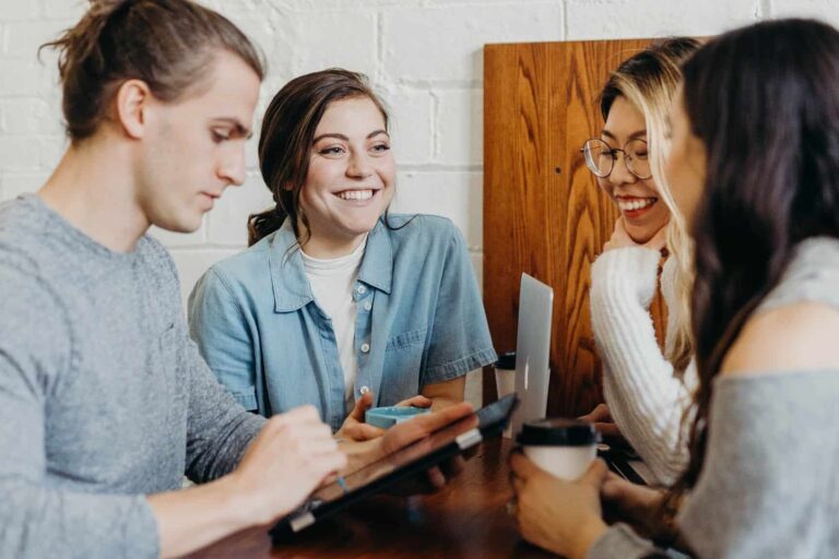 Pourquoi former ses salariés ? Les clés d&rsquo;une entreprise compétitive et durable