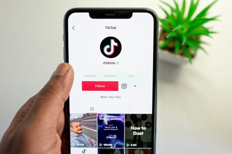 TikTok lance les abonnements automatiques : ce que ça change pour vous
