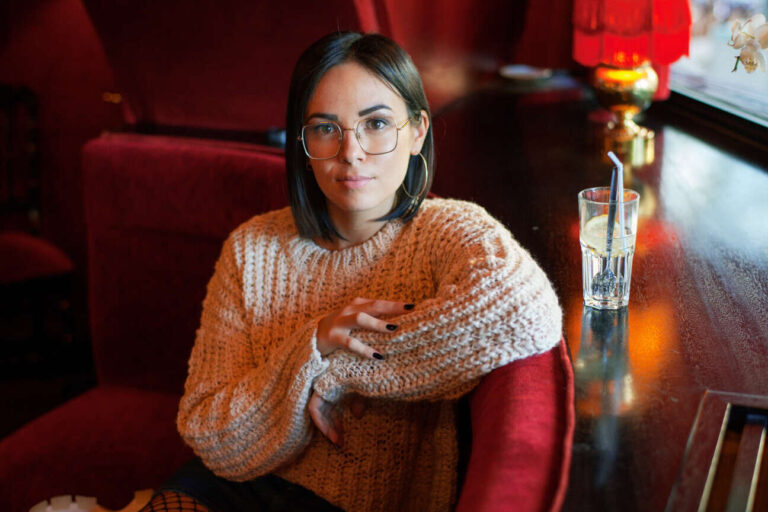 Quelle marque de lunette porte Agathe Auproux ?