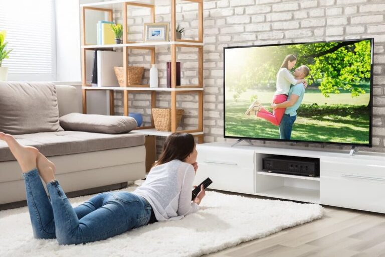 Comment les plateformes web transforment-elles notre manière de regarder la télévision ?
