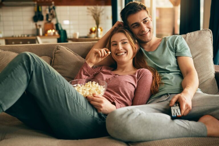 Comment organiser une soirée télé réussie ?
