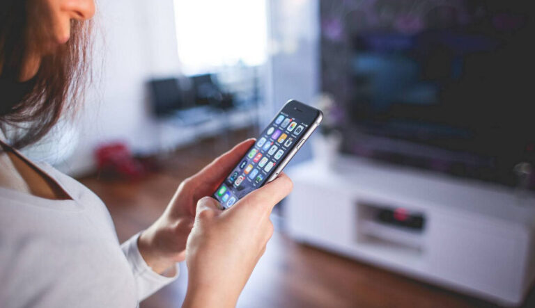 Témoignages : que pensent vraiment les utilisateurs des applications de streaming en France ?