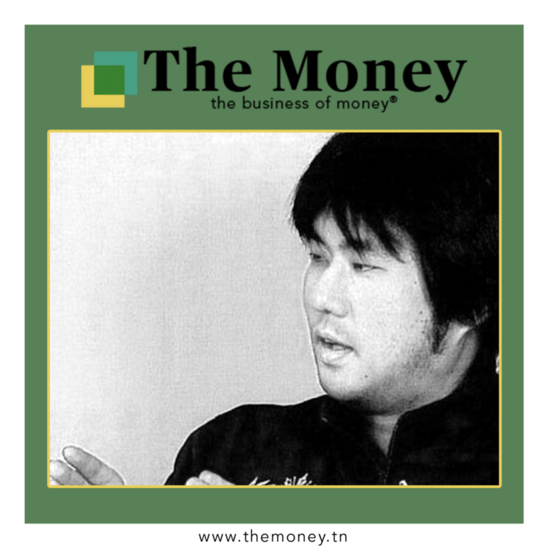Portrait d’Eiichiro Oda avec une mise en avant de sa richesse et de son succès grâce à One Piece