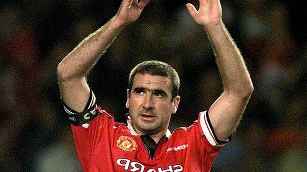 Éric Cantona sur un plateau de tournage
