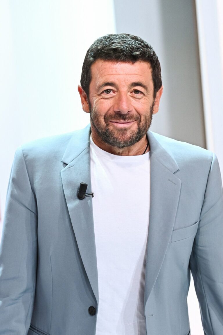 Patrick Bruel dans sa propriété luxueuse, symbole de son impressionnante fortune